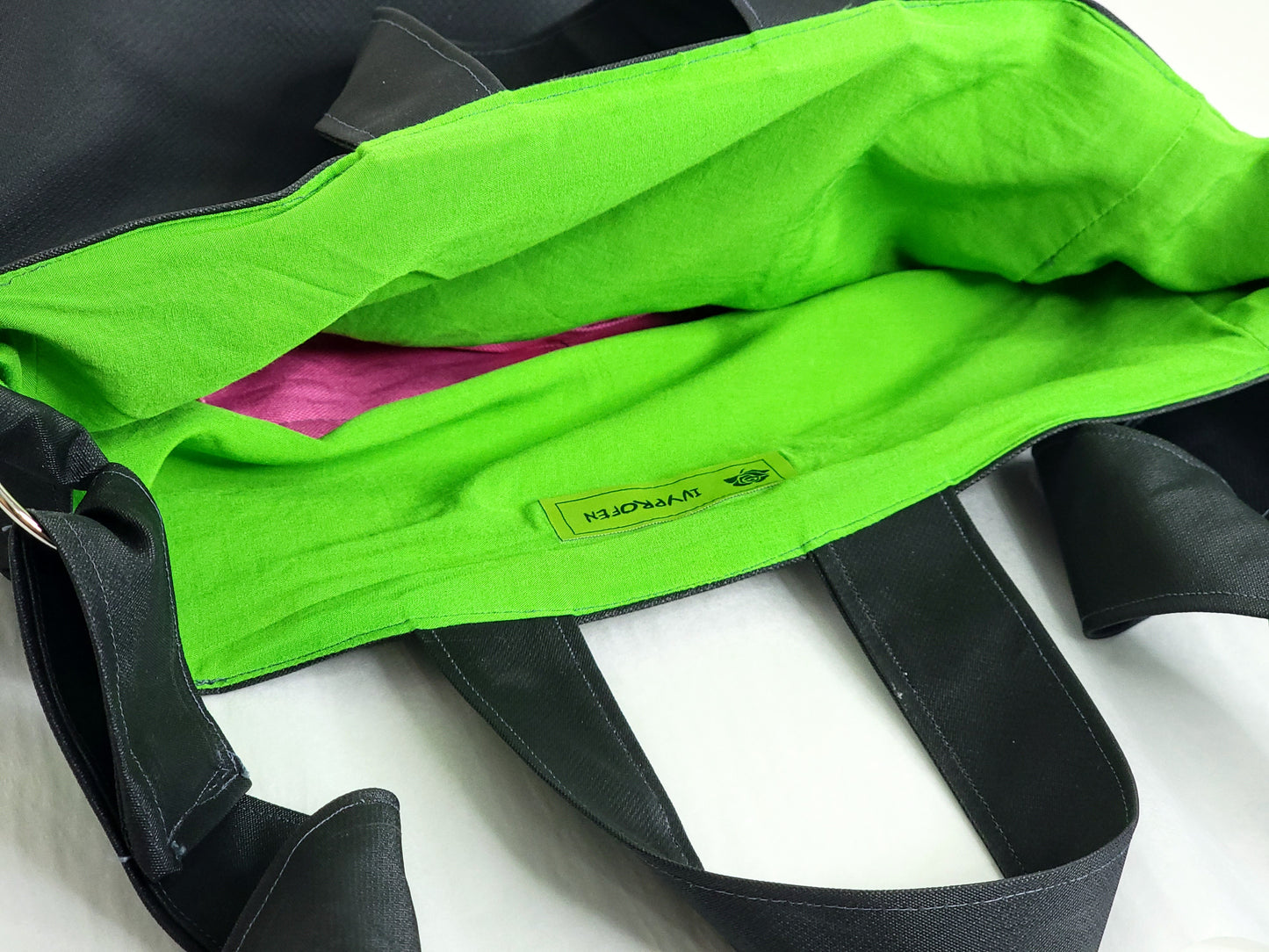 Hidden Flytrap Tote
